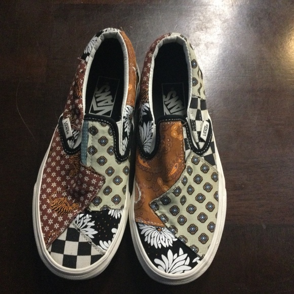 VANS- slip on sneakers SIZE 6.5  - tiger patchwork print - Picture 1 of 5